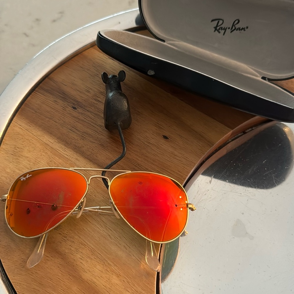 RAY-BAN AVIATORS gold with orange flash lenses (i think) GUC Case included